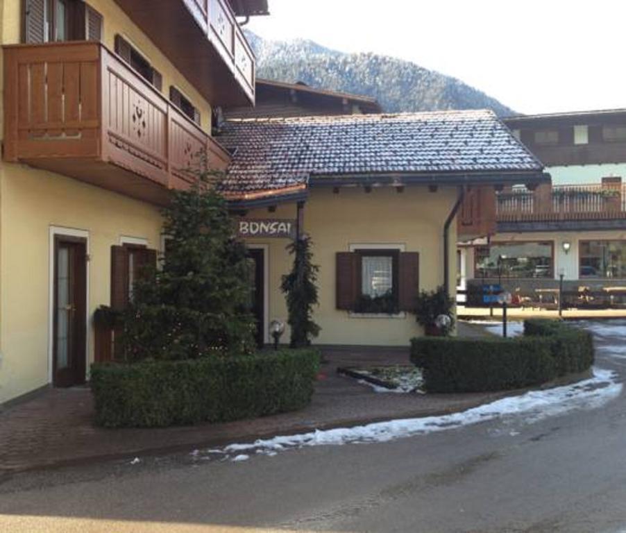 Bed and Breakfast Garni Bonsai Pinzolo Exterior foto